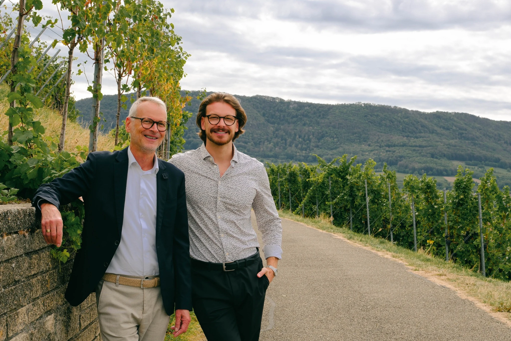 Frank und Louis Epp von Epp Immobilien am Metzinger Weinberg